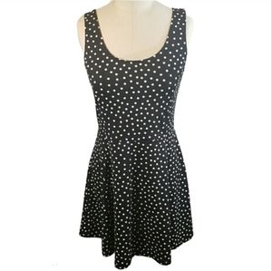 🍄 2/$15 Black and White Polka Dot Knit Dress